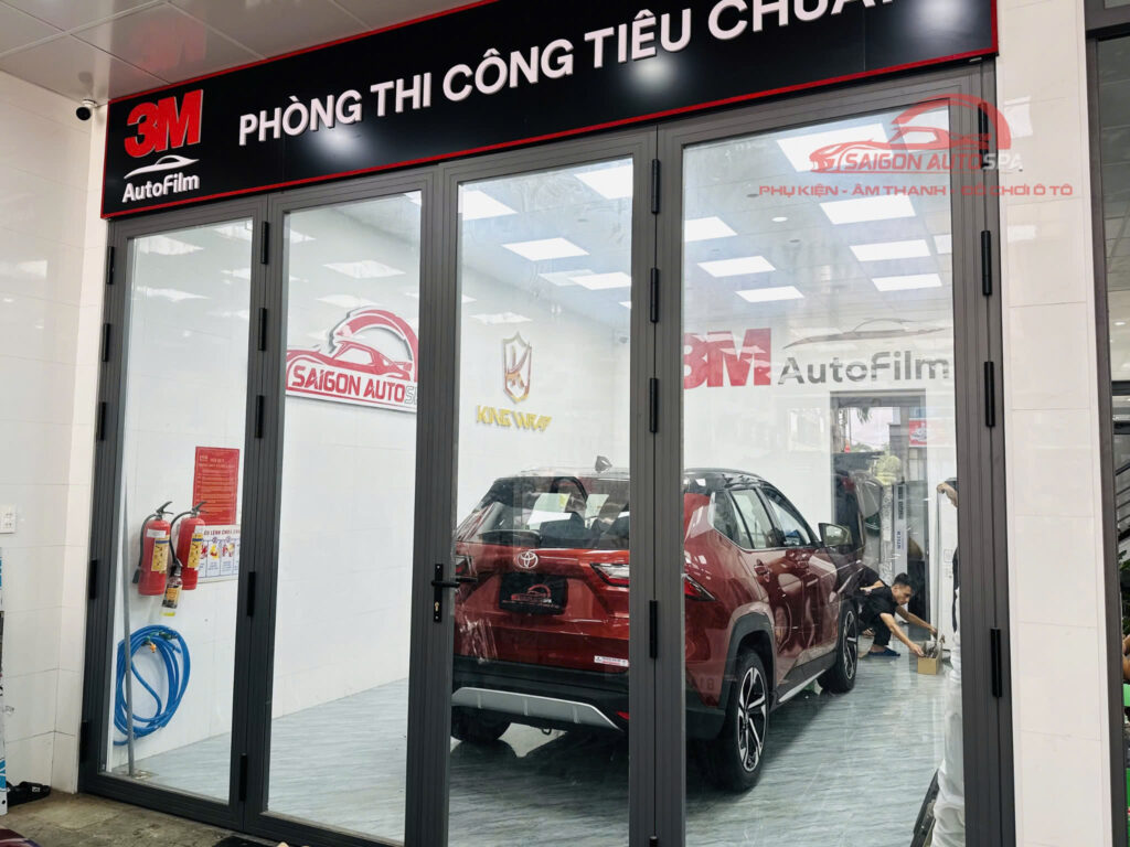 Địa Chỉ Dán PPF Ô Tô Uy Tín Tại Gia Lai 4 Phòng thi công khép kín vô trùng bụi tại Saigon Auto Spa