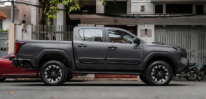Dán decal đổi màu ô tô tại Gia Lai 2026 2 Dán decal CYS đen lì cho Toyota Hilux